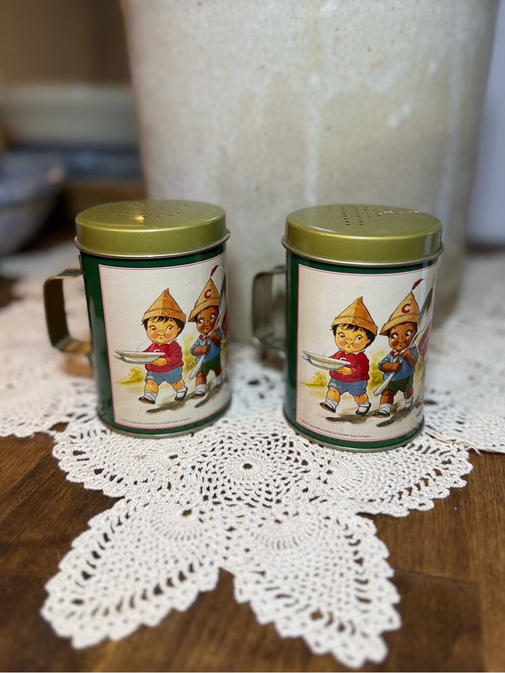 Vintage 1995 Campbell's Soup Salt & Pepper Tin Shaker Set.